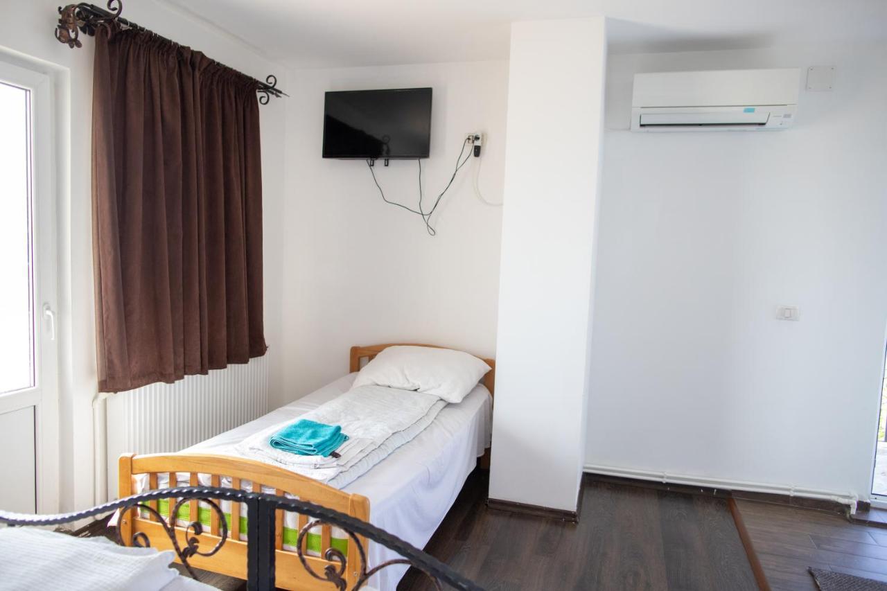 Motel Aris Meridian Piatra Neamţ Eksteriør billede