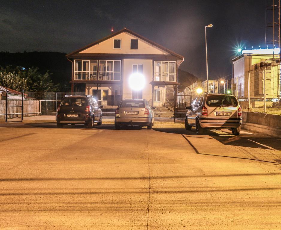 Motel Aris Meridian Piatra Neamţ Eksteriør billede