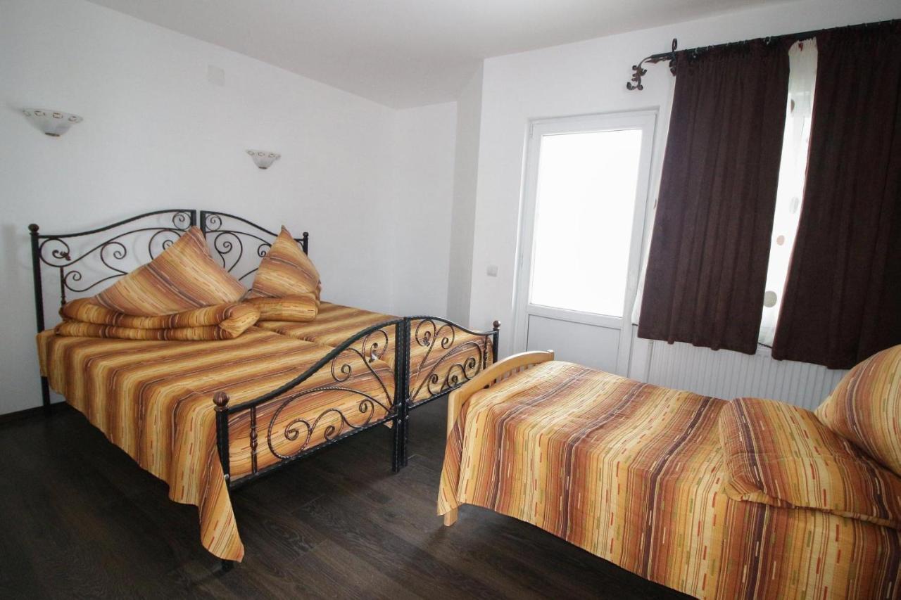 Motel Aris Meridian Piatra Neamţ Værelse billede
